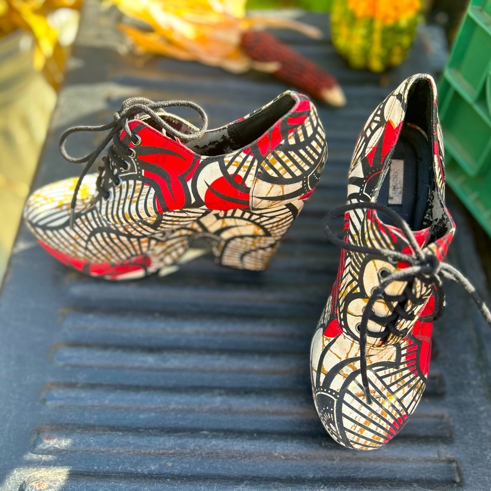 Vintage platform heels
